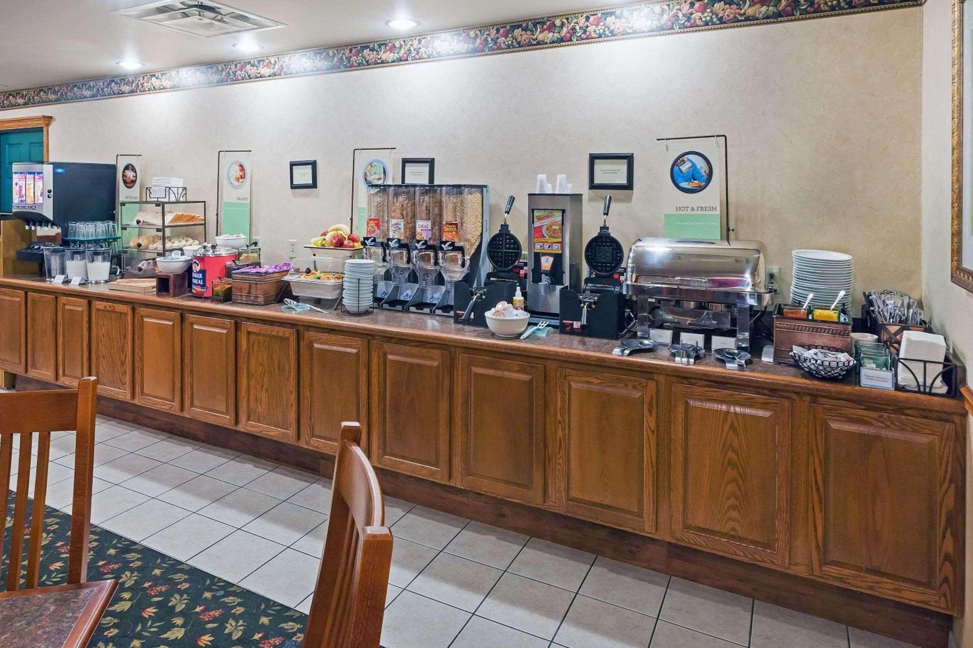谦姆伯斯堡江山旅馆&套房酒店 钱伯斯堡 外观 照片